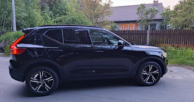 Volvo XC 40 cena 99900 przebieg: 182000, rok produkcji 2019 z Łazy małe 529